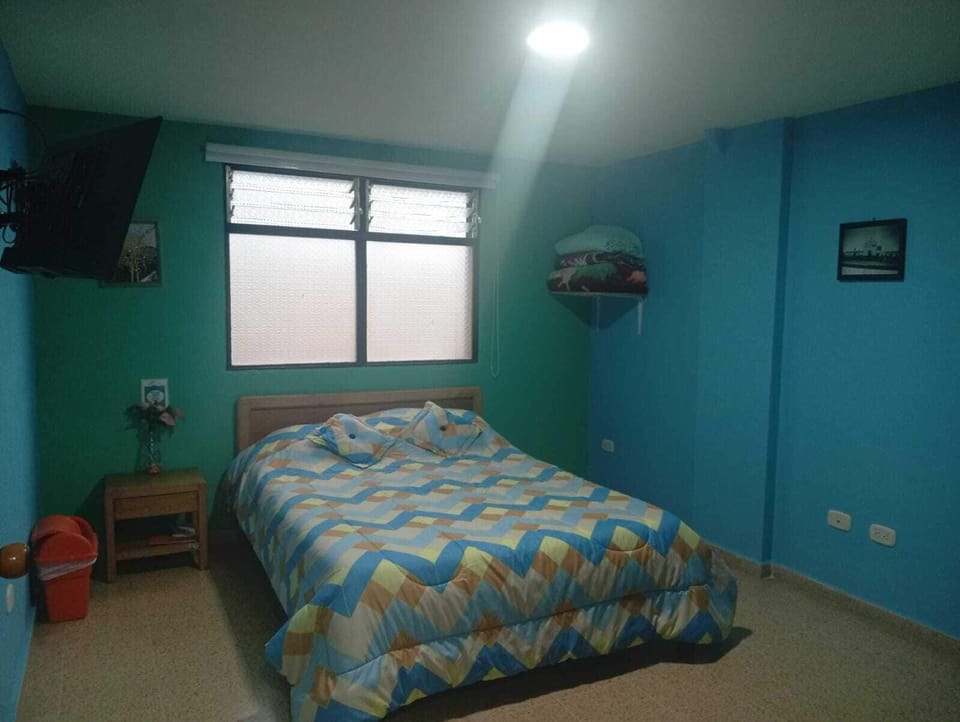 Double Room | Laptop workspace, free WiFi