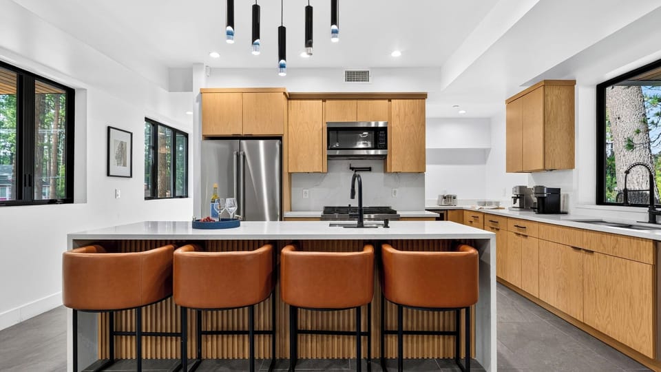 House (5 Bedrooms) | Interior