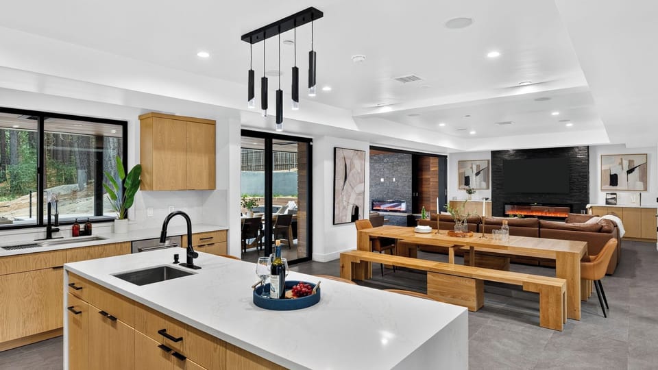 House (5 Bedrooms) | Interior