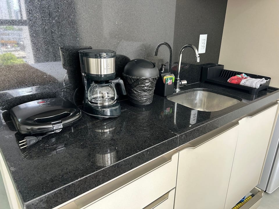 Economy Studio, 1 Double Bed, Non Smoking, Microwave | Interior