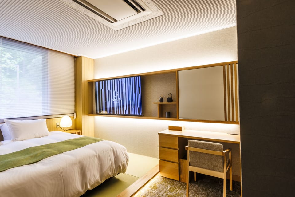 Luxury Double Room | In-room safe, WiFi (free)