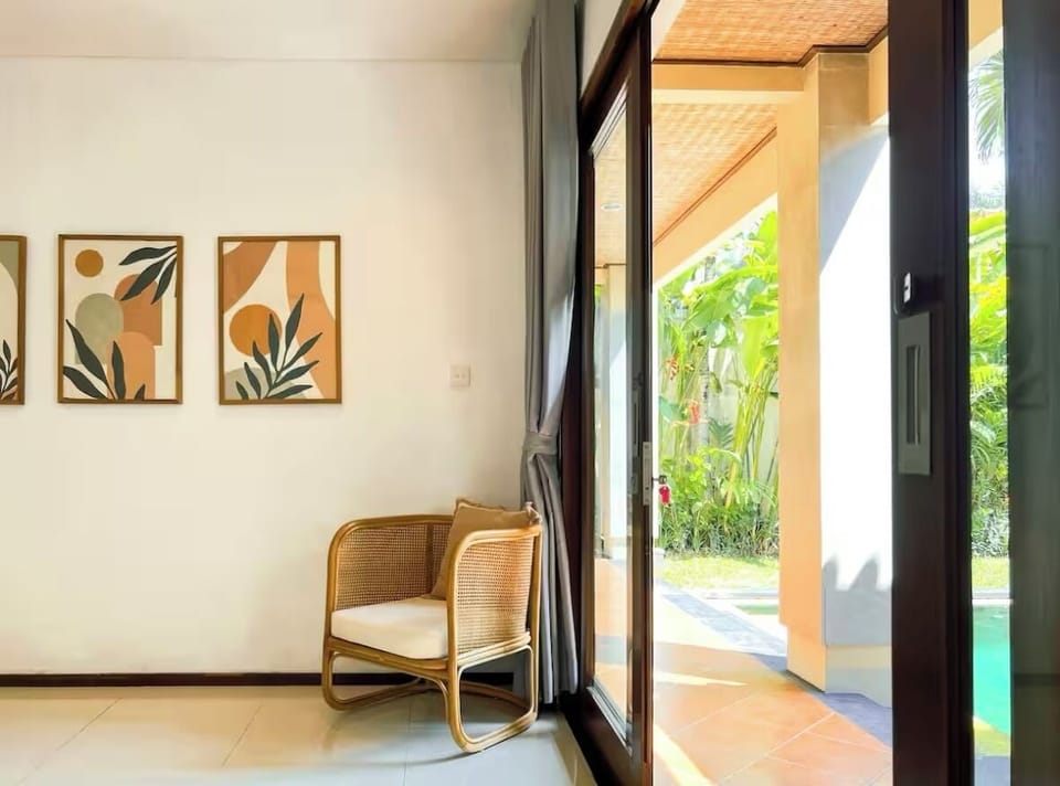 Luxury Villa, Balcony, Pool View | Interior