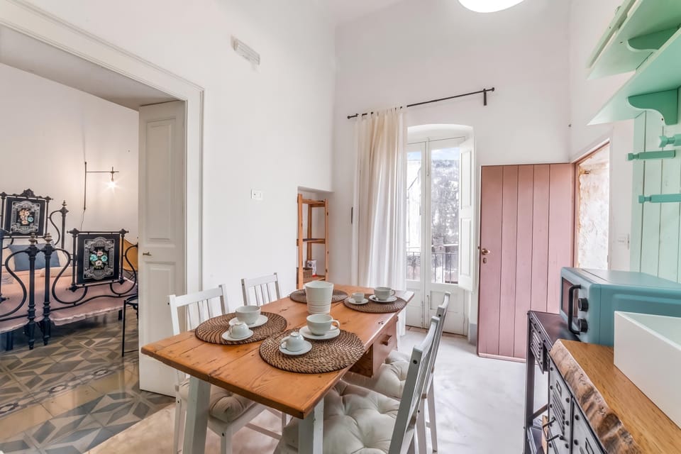 Standard Apartment, 1 Bedroom, Balcony (Casa Tafuri In The Historic Center) | Dining