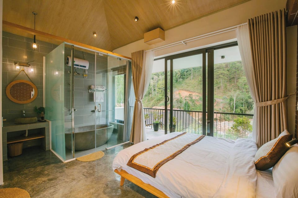 Family Villa, 3 Bedrooms, Pets Allowed, Mountain View | Blackout drapes, WiFi (free), bed sheets