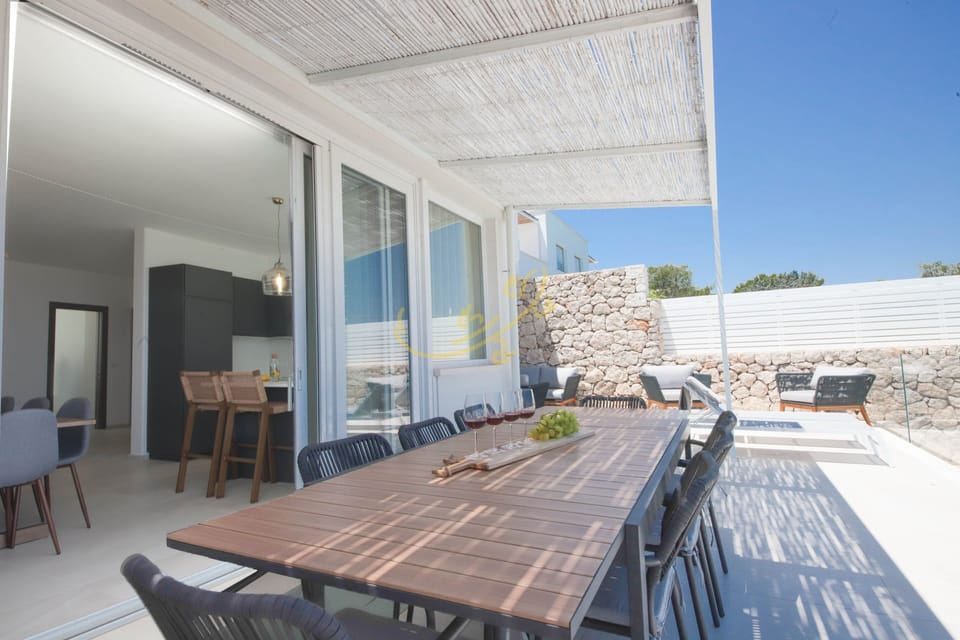 Villa (5 Bedrooms) | Terrace/patio