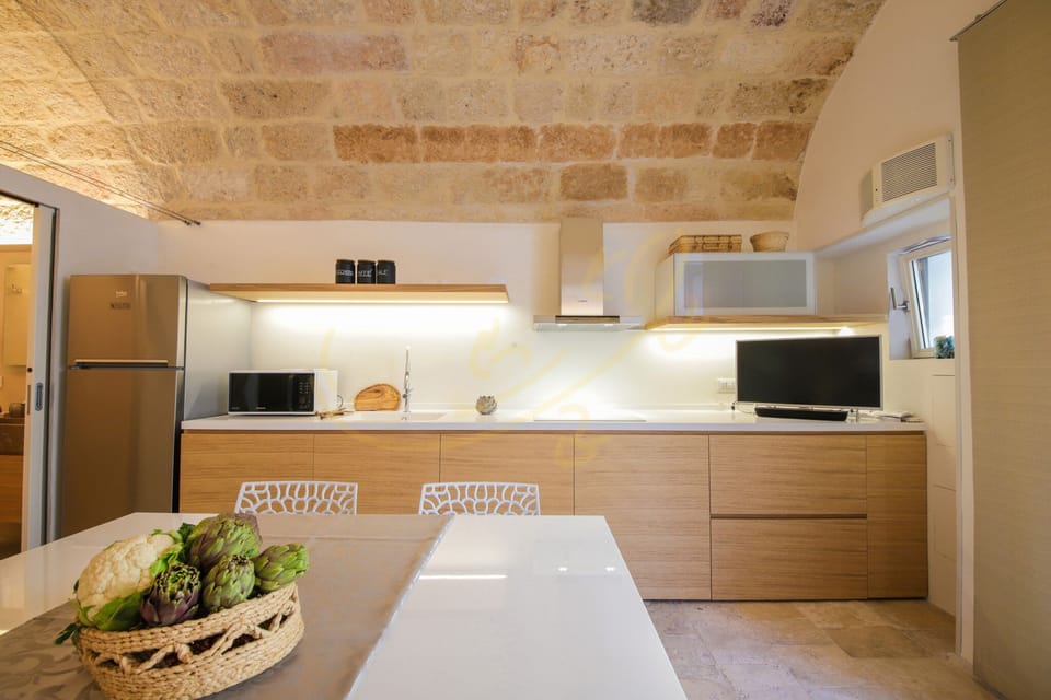 Apartment (1 Bedroom) | Private kitchen | Microwave, oven, stovetop, dishwasher