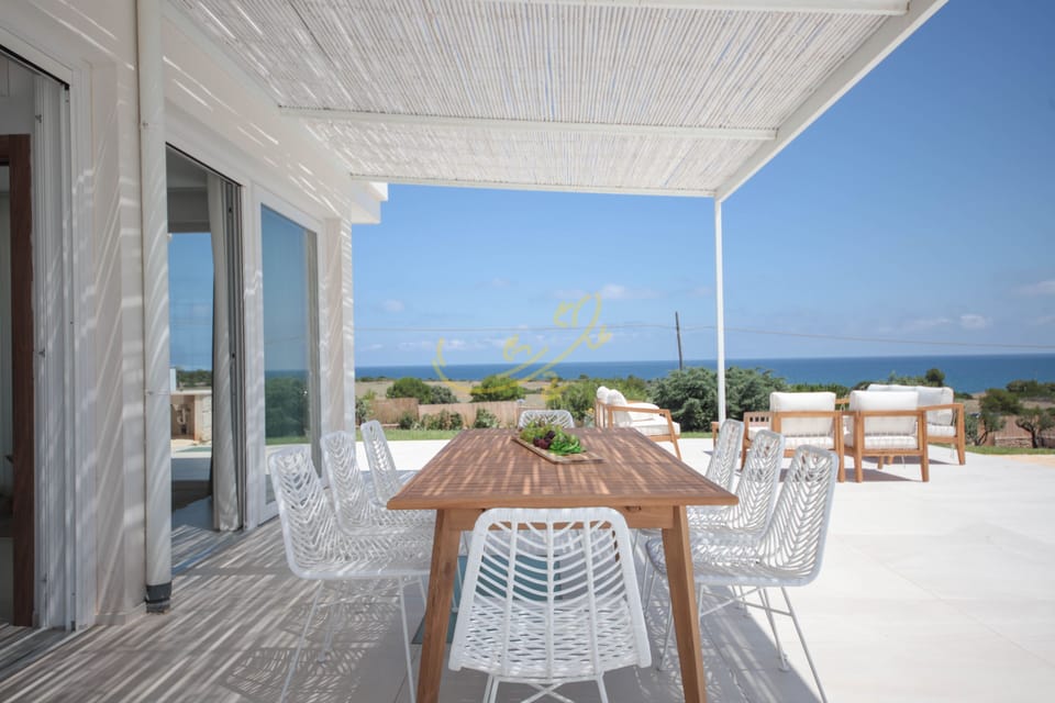 Villa (5 Bedrooms) | Terrace/patio