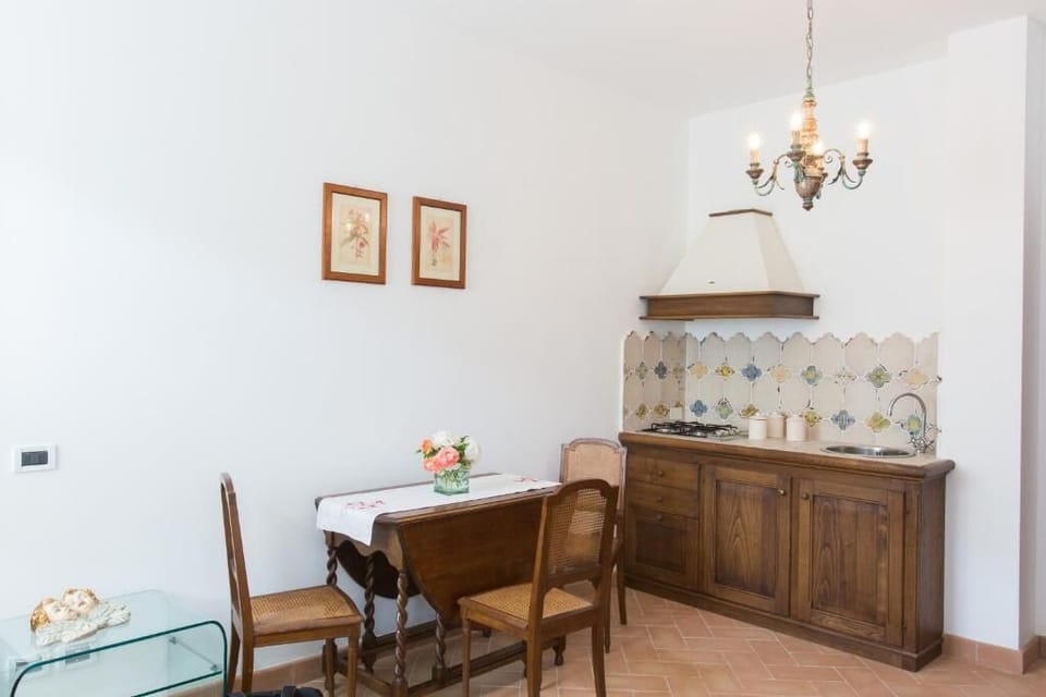 Studio, Garden View | Dining