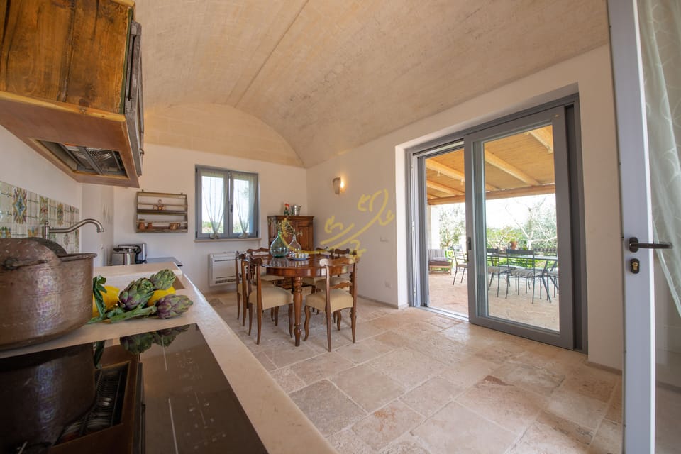 House (2 Bedrooms) | Private kitchen | Espresso maker, microwave, oven, electric kettle