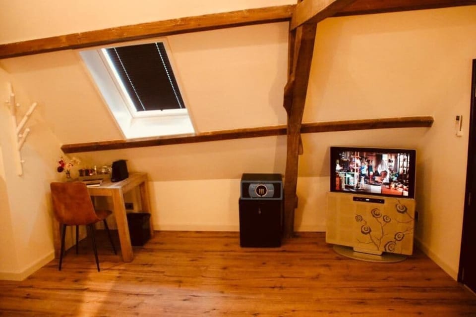 Comfort Apartment, City View | Interior