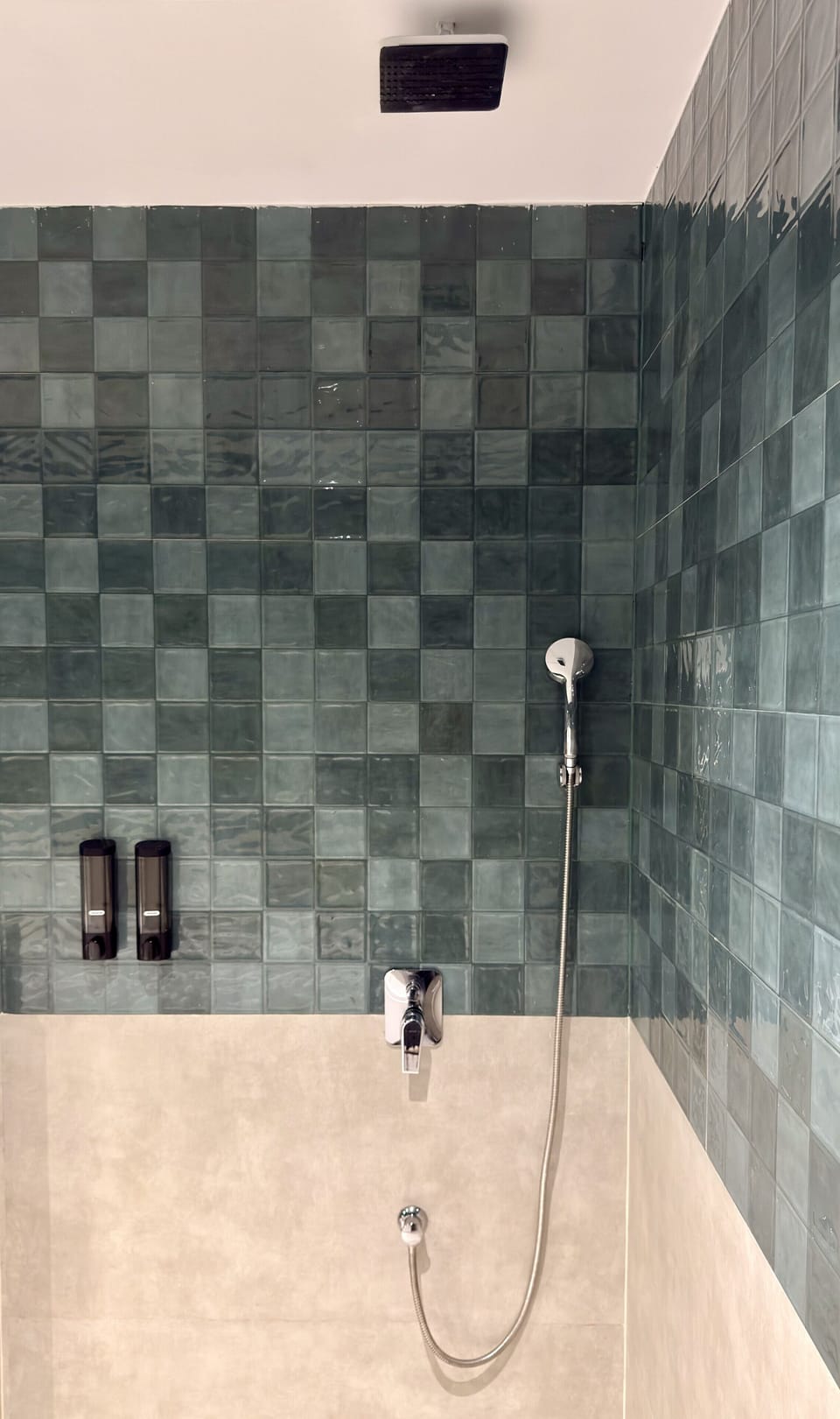 Classic Double Room | Bathroom | Free toiletries, hair dryer, towels, soap