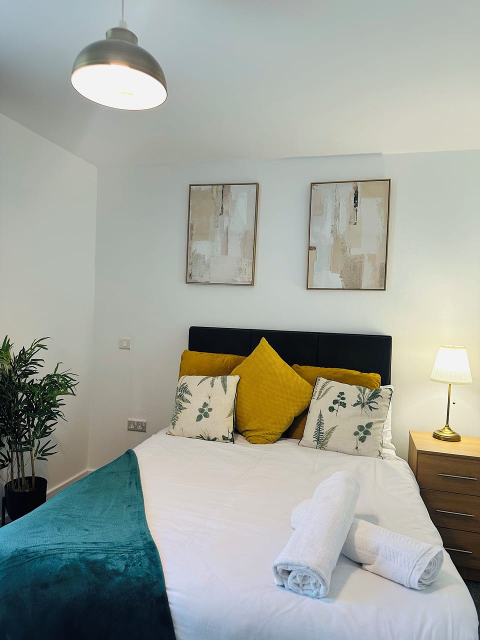 Modern2 Bedroom Apartment/private Parking /sleep 5/balcony View in Birmingham City Centre Apartment in Birmingham