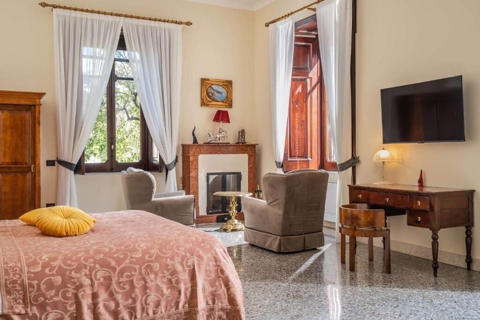 Luxury Double Room, Balcony, City View | Frette Italian sheets, premium bedding, Select Comfort beds, minibar