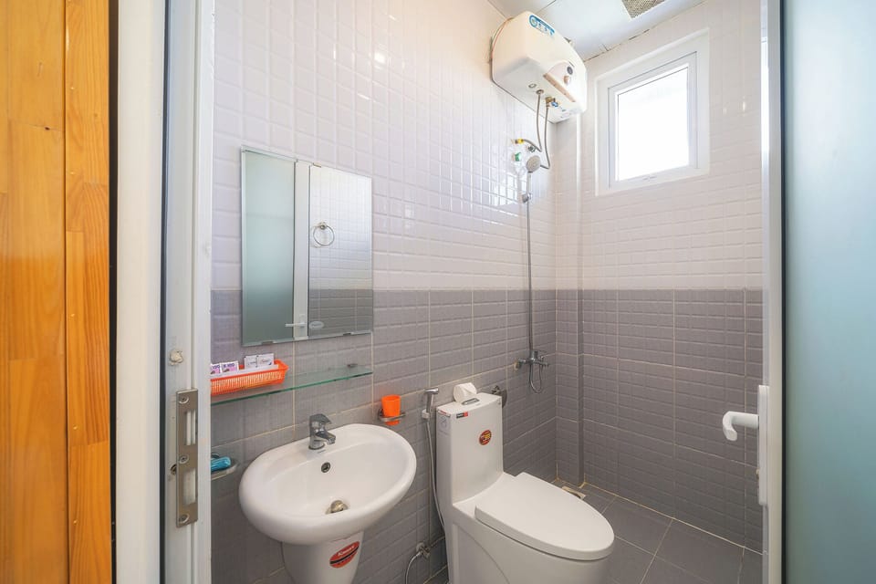 Double Room, Garden View | Bathroom | Slippers