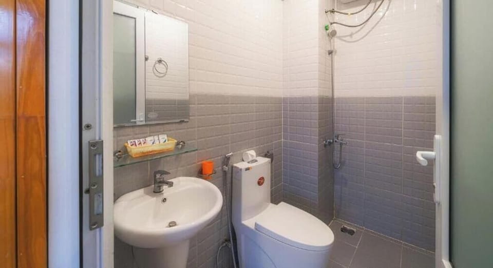 Standard Double Room, Shared Bathroom | Bathroom | Slippers
