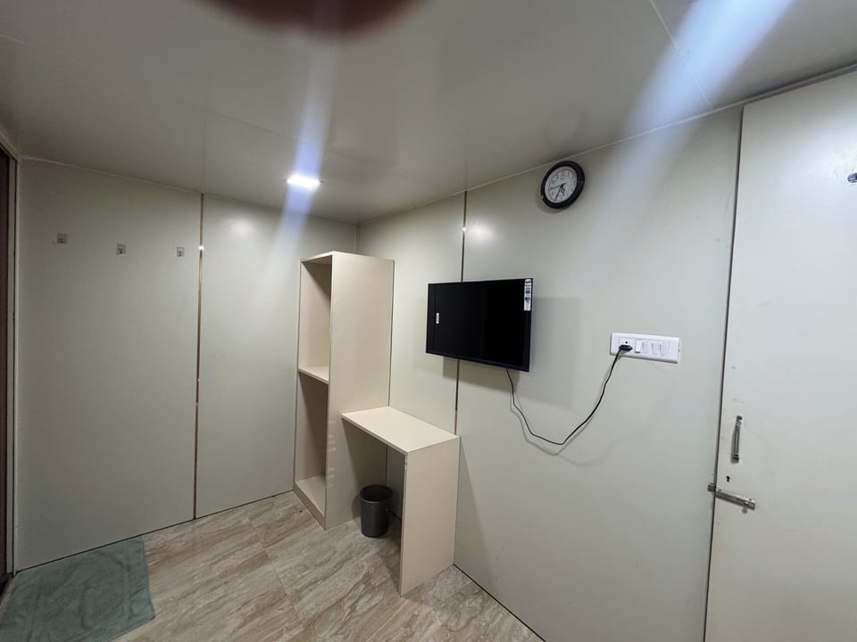 Double or Twin Room | Interior
