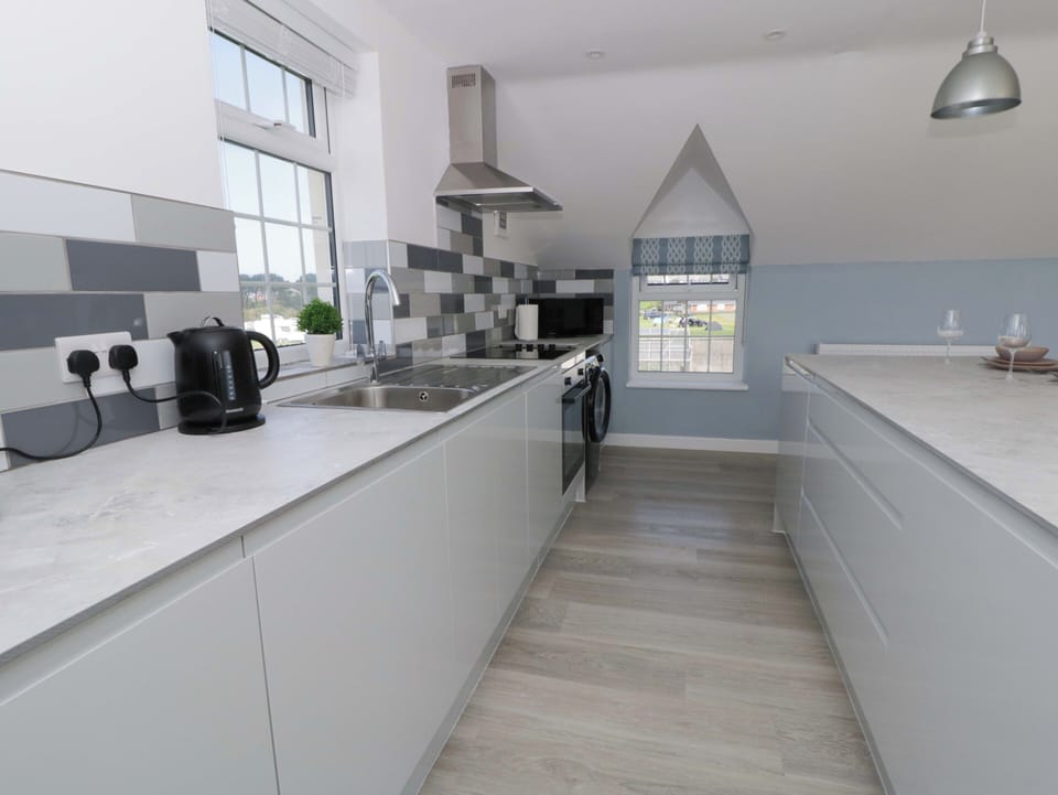 Cottage | Private kitchen | Cookware/dishes/utensils