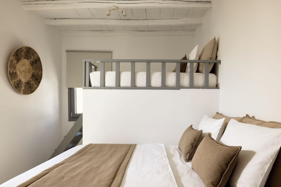 Villa Soleil Milos - Delmar Collection | In-room safe, soundproofing, iron/ironing board, cribs (free)