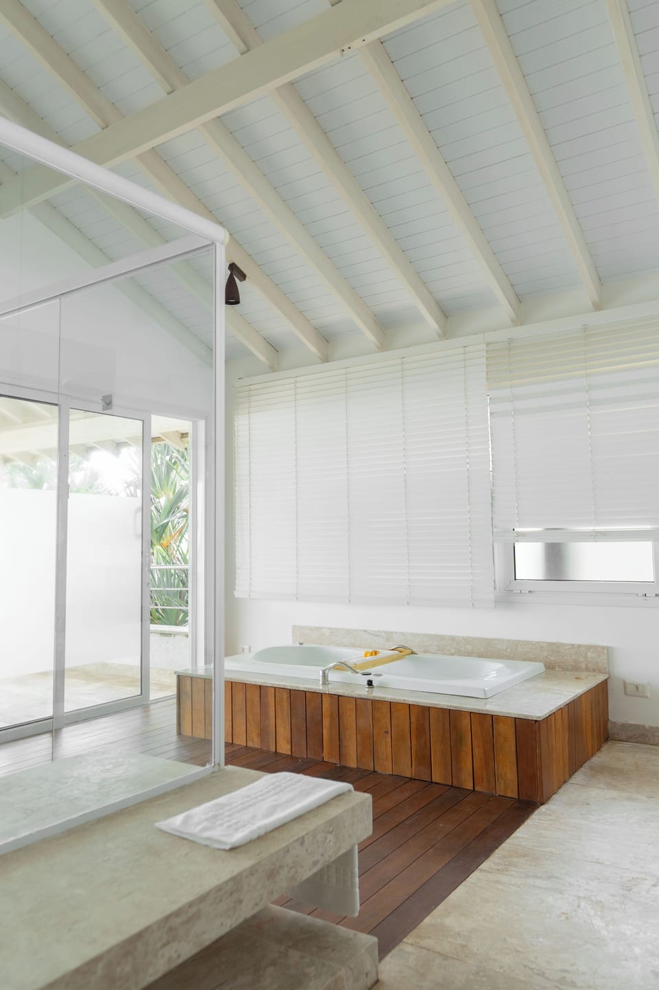 Superior Suite, Balcony, Sea View | Bathroom | Hair dryer, towels, soap, shampoo