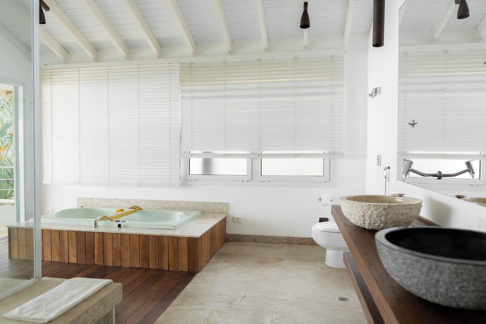 Superior Suite, Balcony, Sea View | Bathroom | Hair dryer, towels, soap, shampoo