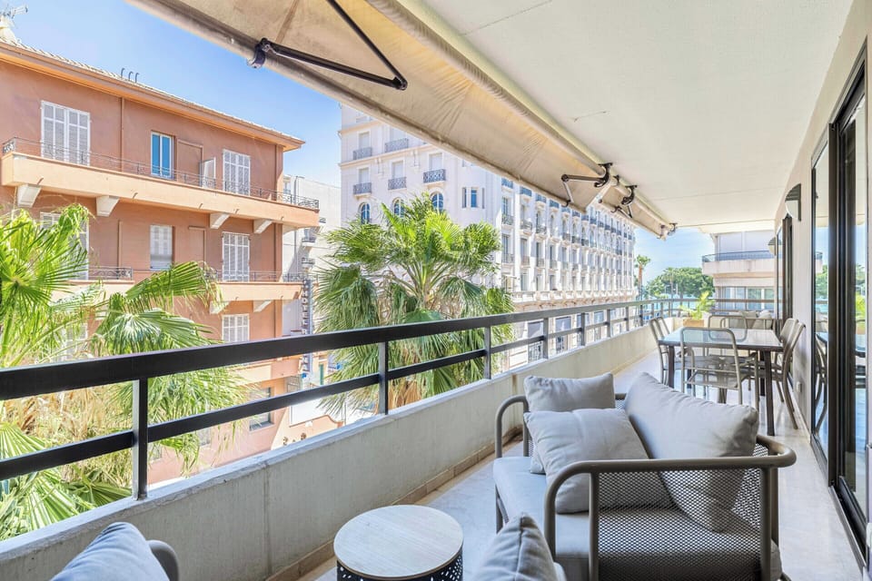 Apartment | Outdoor dining