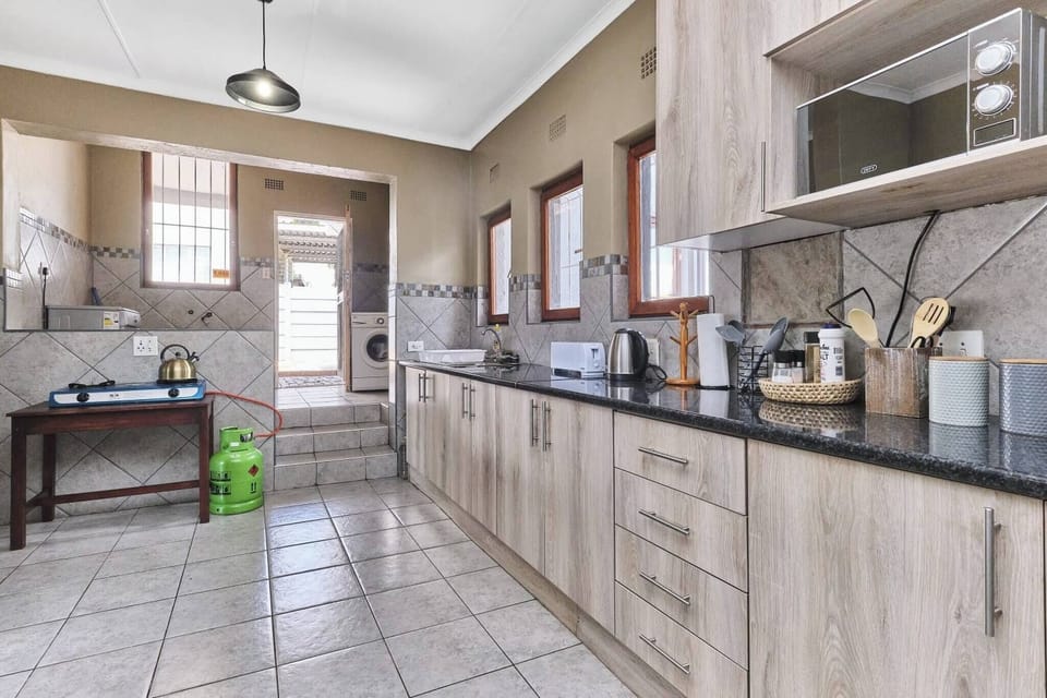 Apartment, 3 Bedrooms, Patio | Interior