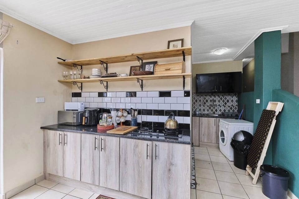 Apartment, 2 Bedrooms, Patio | Interior