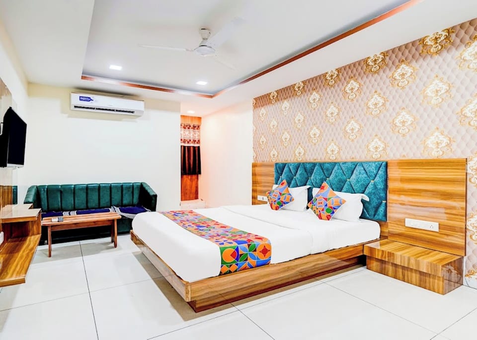 Deluxe Double Room, City View | Desk, laptop workspace, WiFi (free)