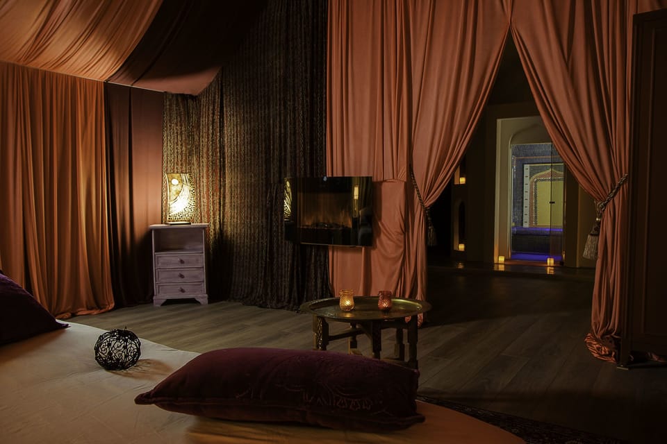 Suite (Taj Mahal) | Blackout drapes, soundproofing, WiFi (free), bed sheets