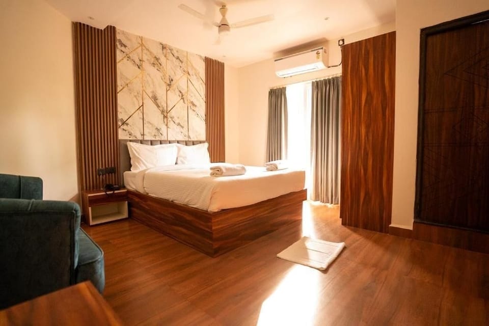 Standard Double Room, Balcony | Iron/ironing board, free WiFi