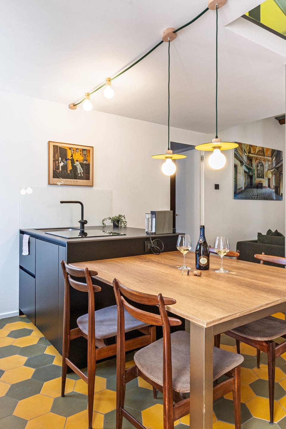 Luxury Loft, 2 Bedrooms | Dining