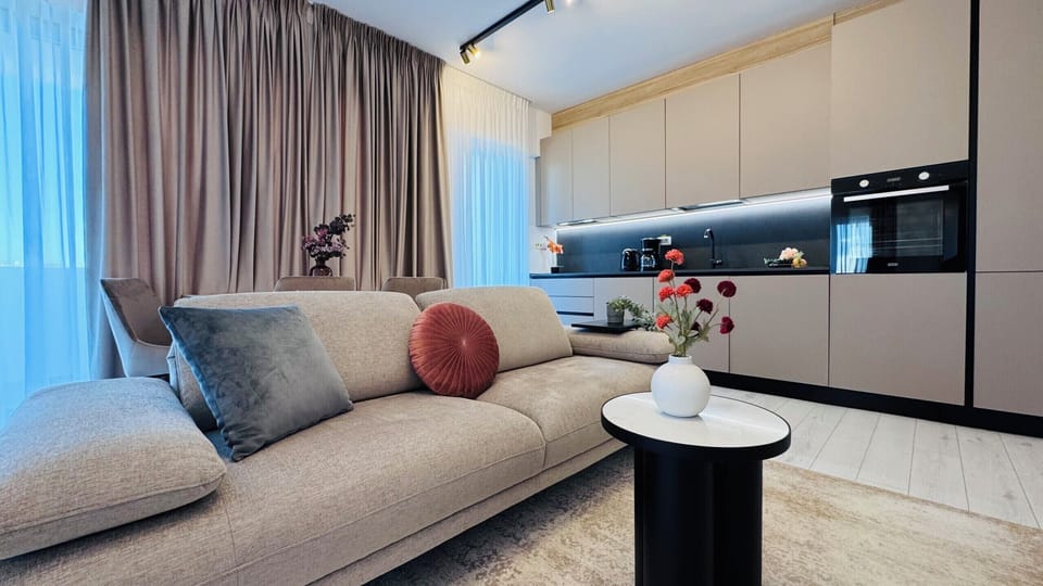 Comfort Apartment, 2 Bedrooms, Non Smoking | Living area | 126-cm Smart TV with digital channels