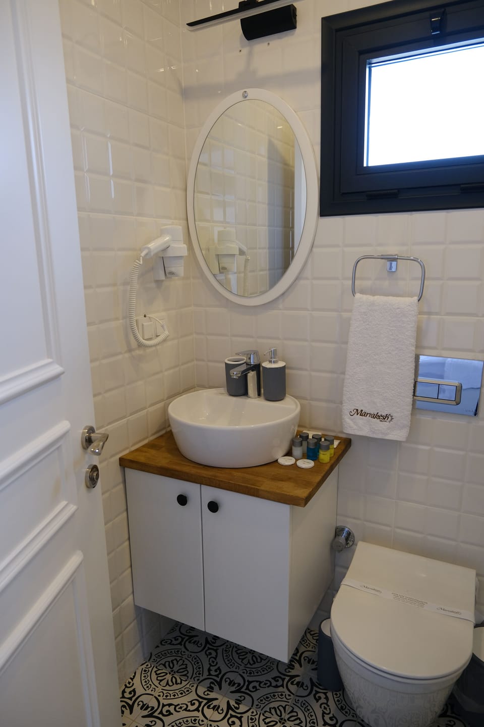 Economy Double Room | Bathroom | Shower, hair dryer, towels, soap