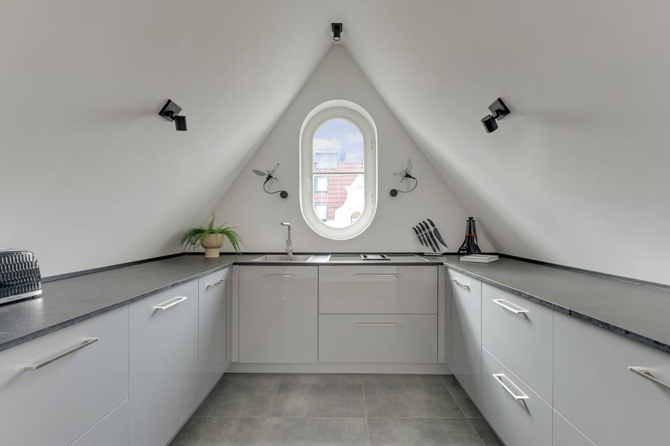 Deluxe Apartment, City View | Private kitchen | Coffee/tea maker, electric kettle, highchair, freezer