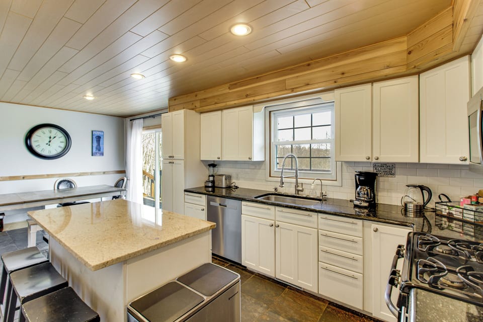 House (4 Bedrooms) | Interior