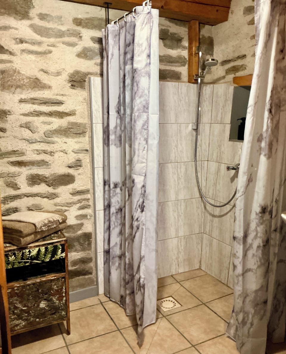 Quadruple Room | Bathroom