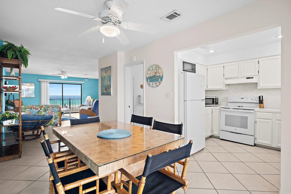 House, 1 King Bed (Gulf Winds East #7) | Dining