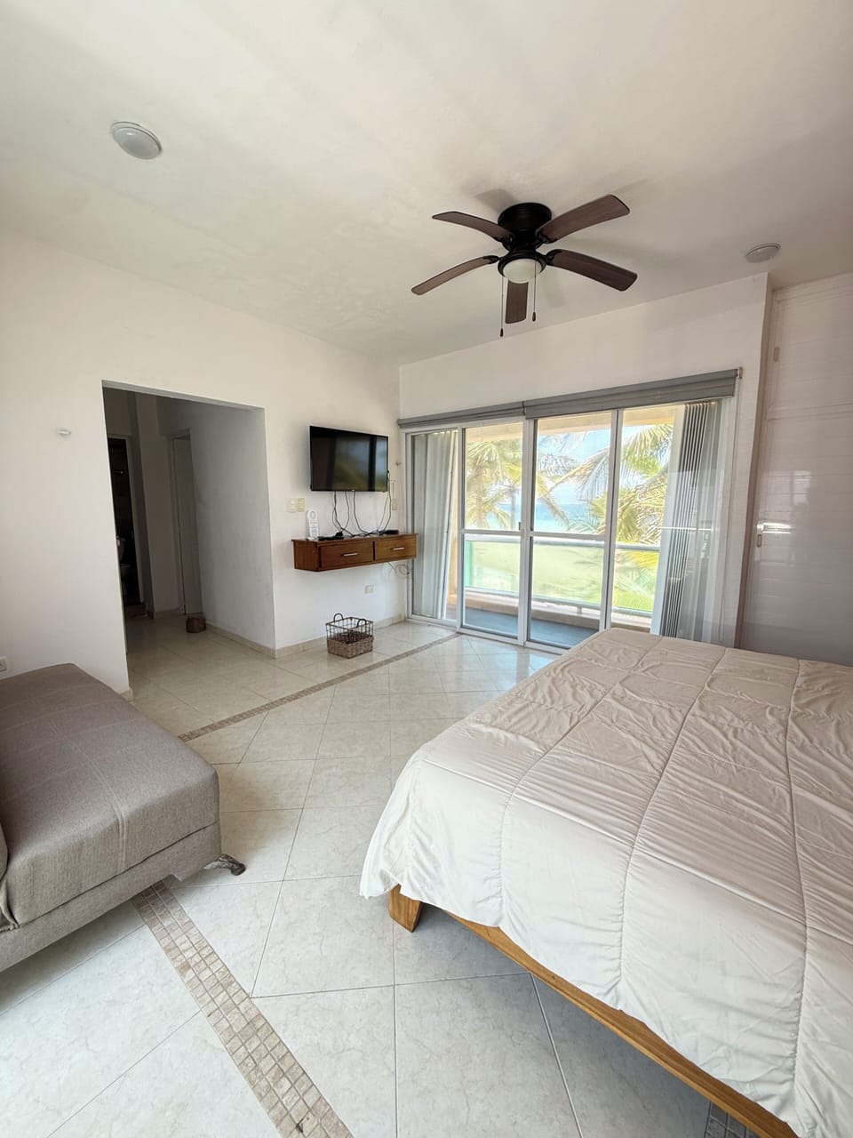 Superior Double Room, Balcony, Beach View | Iron/ironing board, WiFi (free)