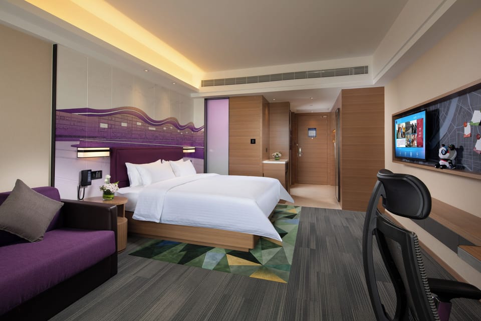 Business Single Room, City View | Desk, laptop workspace, blackout drapes, soundproofing