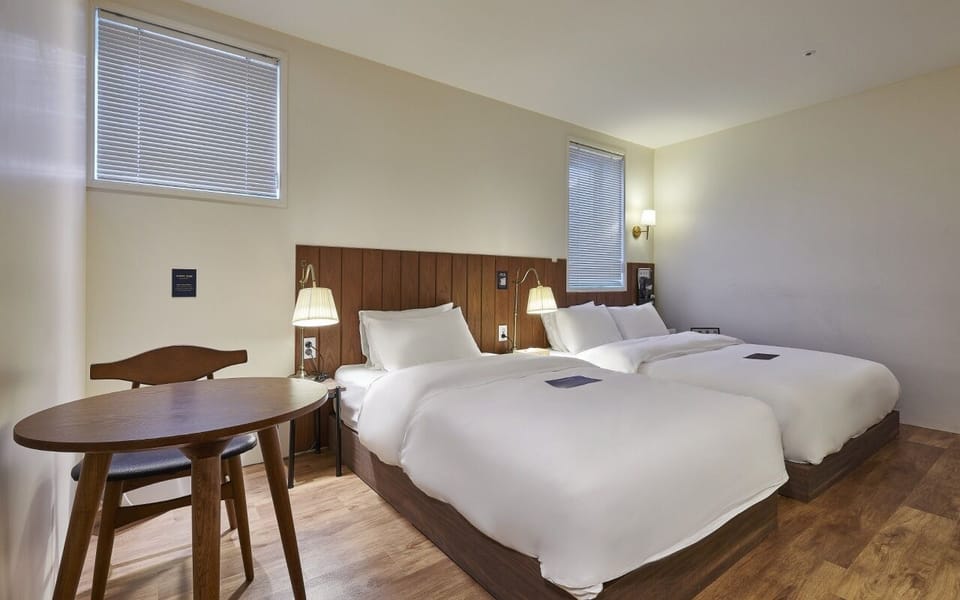 Premium Twin Room | Free WiFi, bed sheets