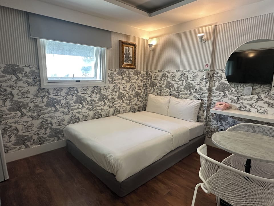 Standard Room | Free WiFi, bed sheets