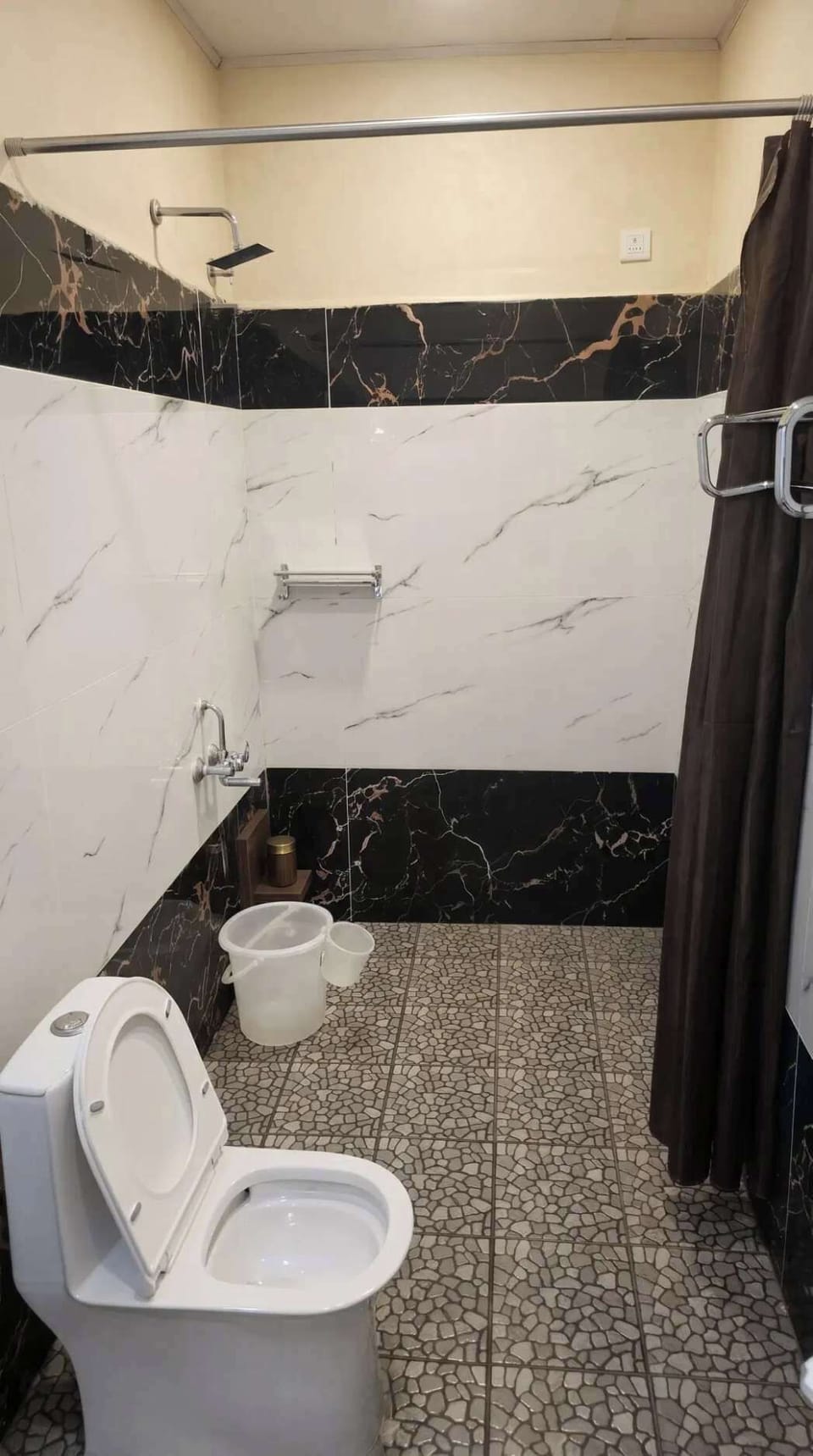 Double Room, Valley View | Bathroom | Separate tub and shower, towels, soap, shampoo