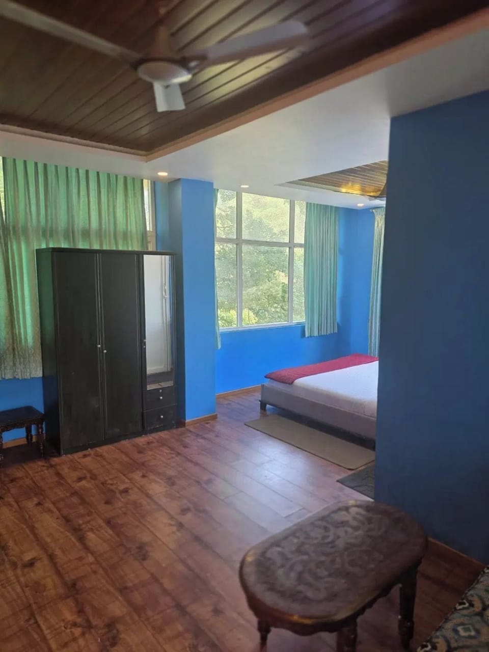 Classic Suite, River View | Desk