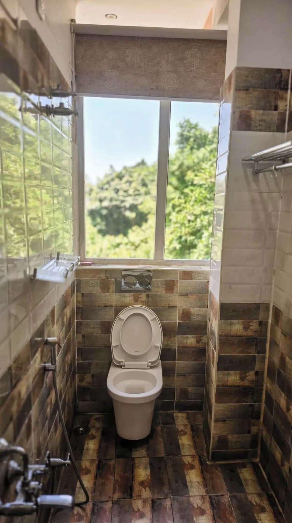 Basic Suite, Garden View | Bathroom | Separate tub and shower, towels, soap, shampoo