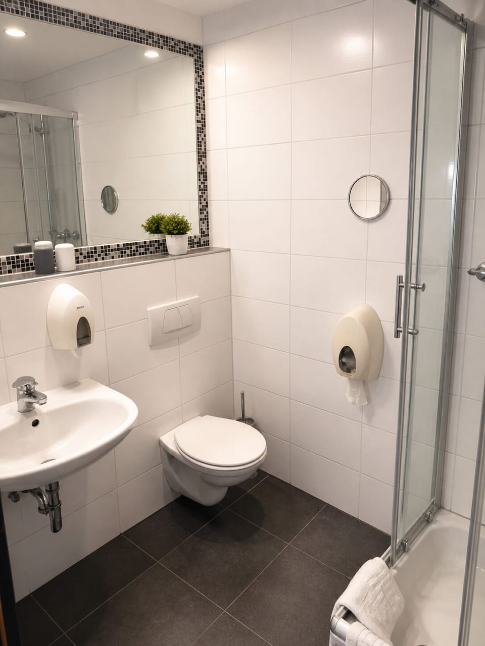Economy Double or Twin Room | Bathroom | Shower, hair dryer, towels, soap