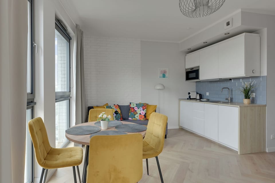 Studio Suite, Balcony | Private kitchenette