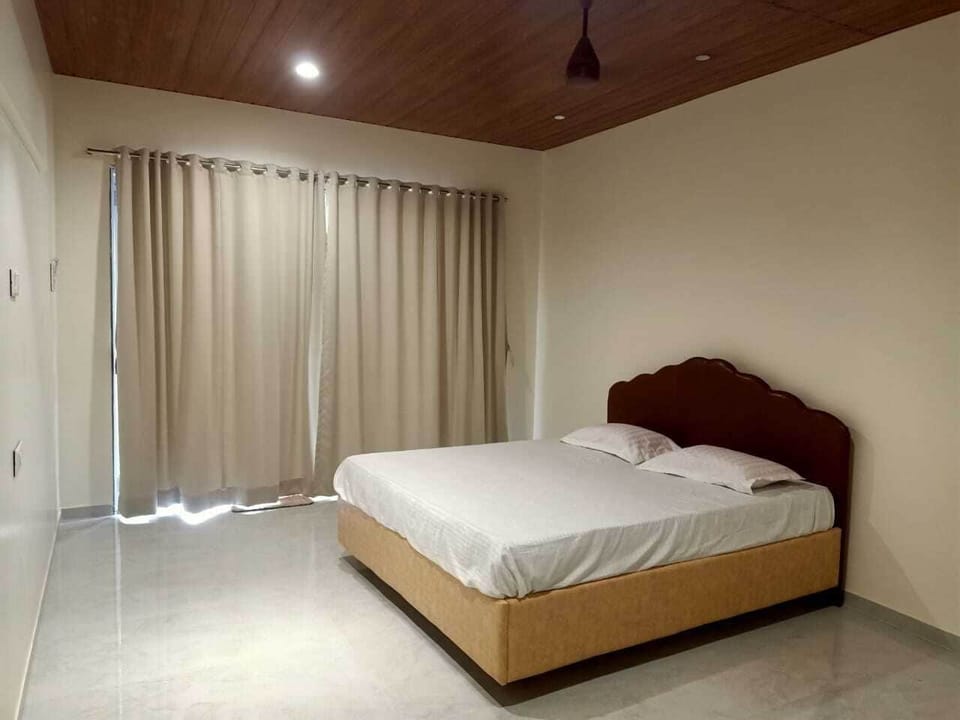Deluxe Room, Garden View | WiFi (free)