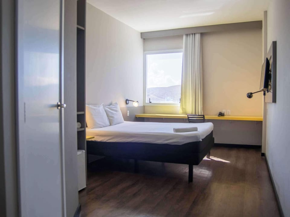 Standard Triple Room | Laptop workspace, blackout drapes, soundproofing, iron/ironing board