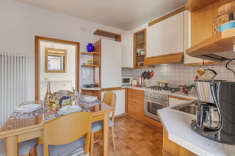 Standard Apartment, 2 Bedrooms, Balcony (Kirribilli House) | Private kitchen