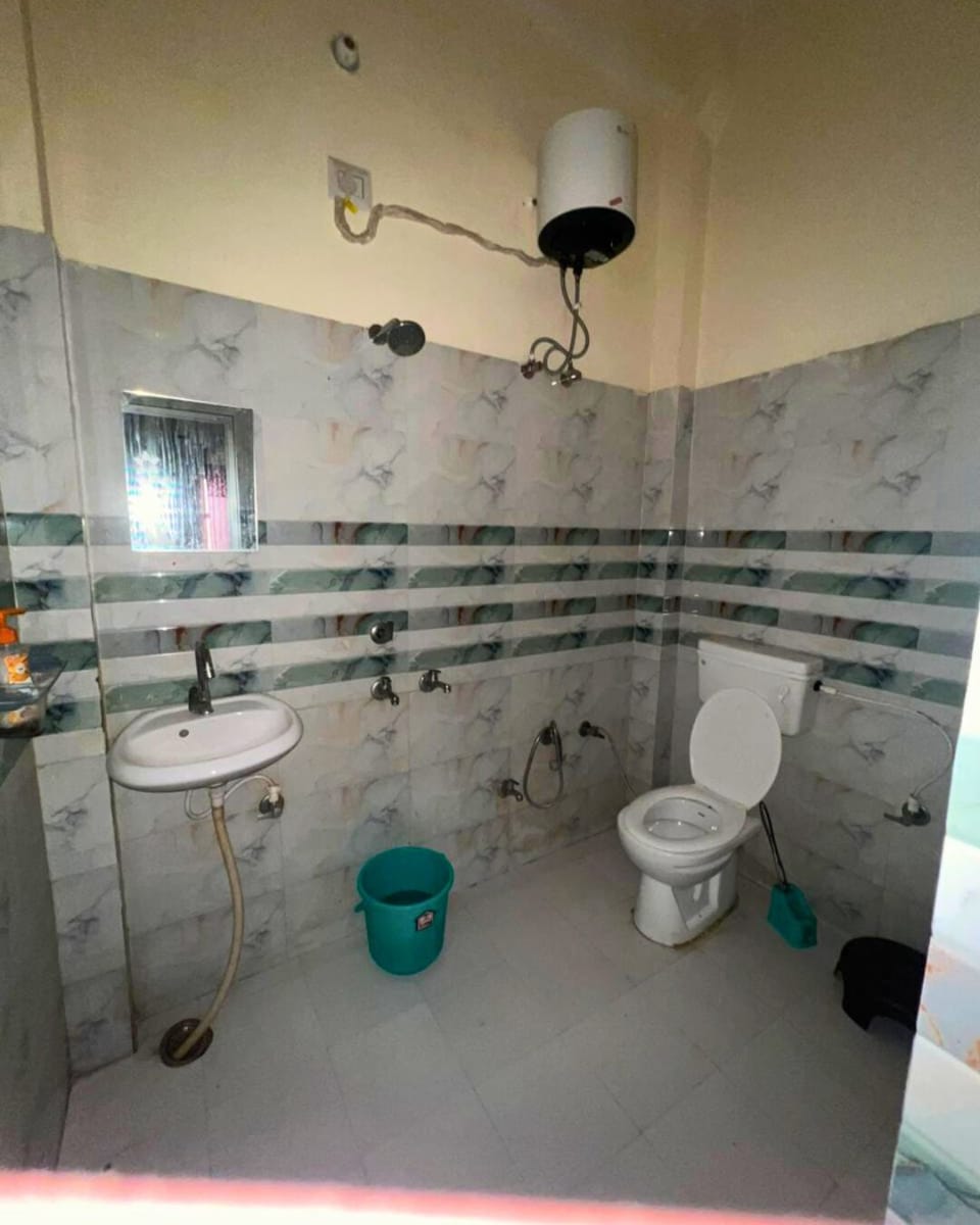 Shower, toilet paper
